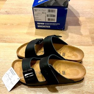 Brand new Arizona black leather Birkenstocks narrow fit